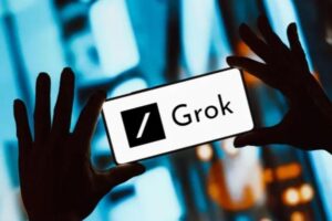 Grok kontrolden çıktı: Hitler'e övgüler yağdırdı, politikacılara küfür etti