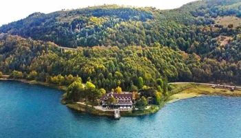 MASALSI BİR SONBAHAR İÇİN