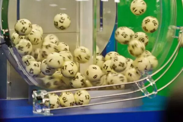 22 Yıllık Sabır Milyon Dolar Getirdi: Aynı Sayılarla Büyük İkramiyeyi Kazandı