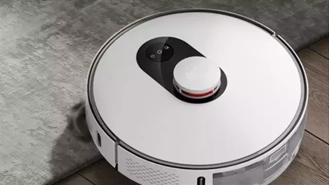 Robot süpürgenin ayarlarıyla oynarken yanlışlıkla 24 ülkeden 7 bin kamerayı ele geçirdi