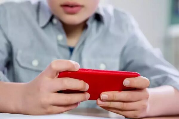 Sosyal Medya Yasası Yolda: 15 Yaş Sınırı, Yüz Tanıma Sistemi ve Ebeveyn Kontrolü Geliyor