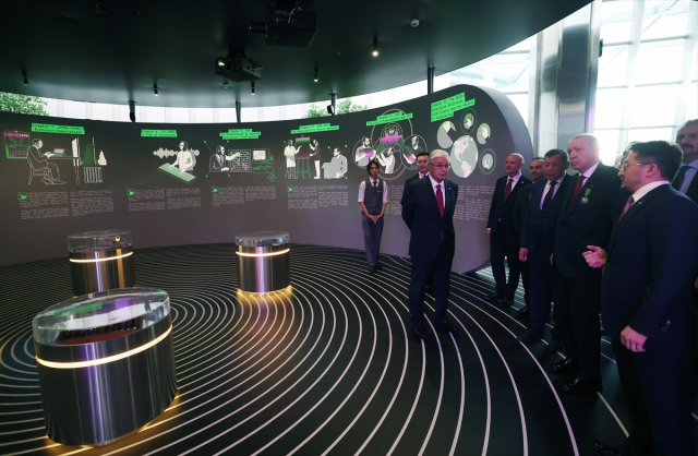 Erdoğan ve Tokayev, Alem.AI Yapay Zeka Merkezi'ni ziyaret etti