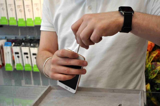 Sıcaklarda cep telefonunuzu uzun süre şarjda bırakmayın: Büyük riskleri var Sıcaklarda cep telefonunuzu uzun süre şarjda bırakmayın: Büyük riskleri var